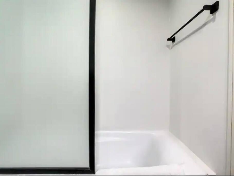 דובאי Luxury Modern Studio In Jlt With Amazing View & Rooftop Pool - Sleeps 3 מראה חיצוני תמונה