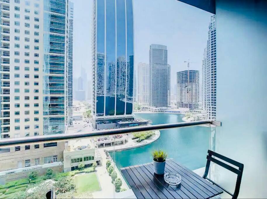 דובאי Luxury Modern Studio In Jlt With Amazing View & Rooftop Pool - Sleeps 3 מראה חיצוני תמונה